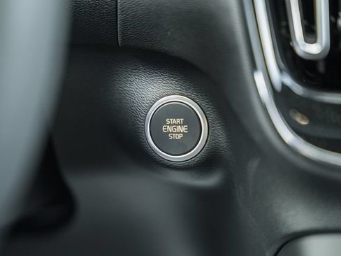 New 2026 Volvo XC40 B5 Ultra w/ Climate Package AWD/4WD image 28