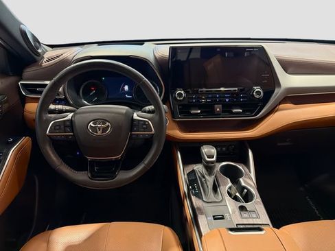 Used 2020 Toyota Highlander Platinum AWD/4WD image 22