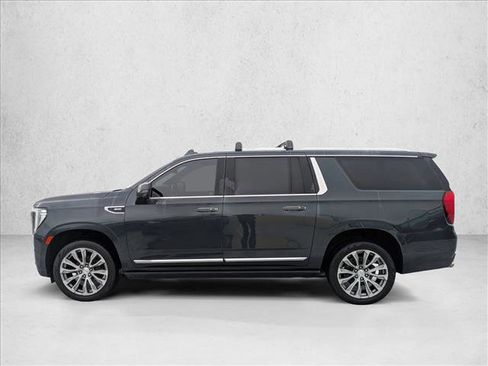 Used 2021 GMC Yukon XL Denali w/ Denali Premium Package image 8