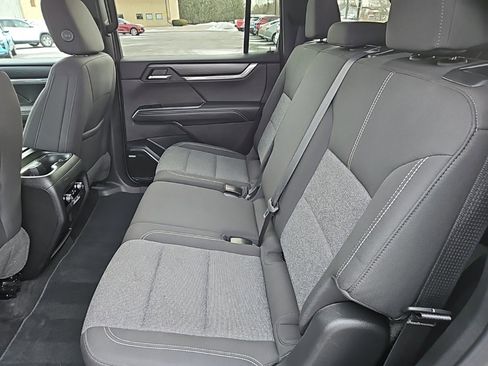 Used 2025 GMC Acadia Elevation image 22