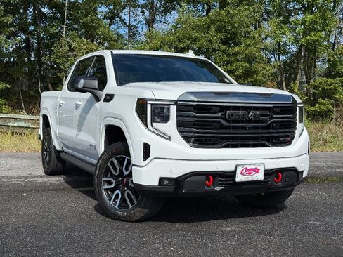 Used 2024 GMC Sierra 1500 AT4 w/ AT4 Premium Package image 13