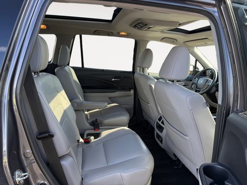 Used 2016 Honda Pilot Elite image 18