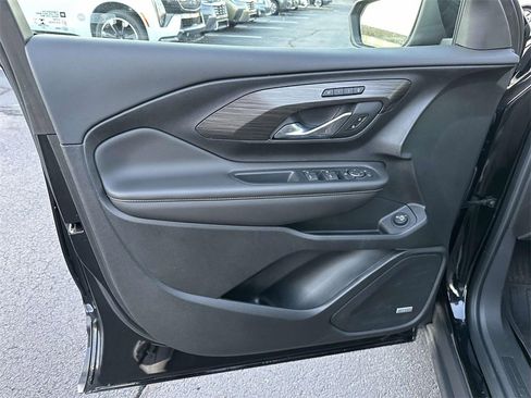 Used 2021 GMC Terrain SLT w/ Infotainment Package II image 16