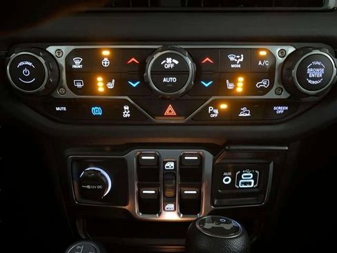 Used 2025 Jeep Wrangler Unlimited Sahara w/ Safety Group AWD/4WD image 48