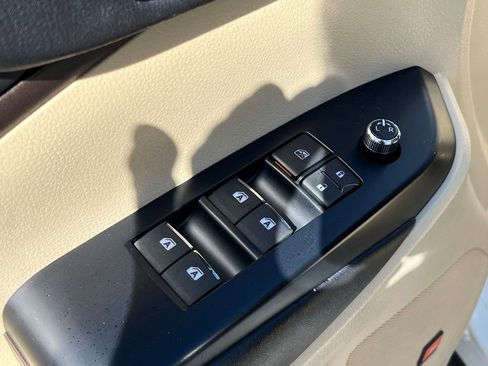 Used 2016 Toyota Highlander Limited AWD/4WD image 18