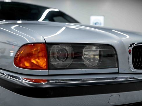 Used 1998 BMW 740iL image 17