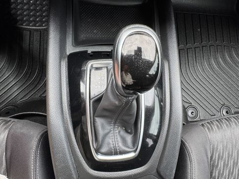 Used 2019 Nissan Rogue SV FWD image 26