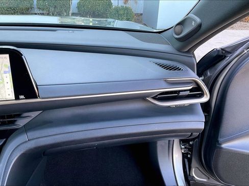 Used 2023 Toyota Crown Limited image 19