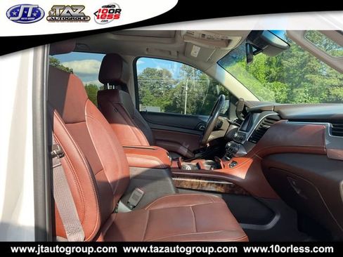 Used 2019 Chevrolet Suburban Premier RWD image 11
