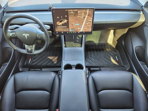 Used 2019 Tesla Model 3 Standard Range Plus image 25