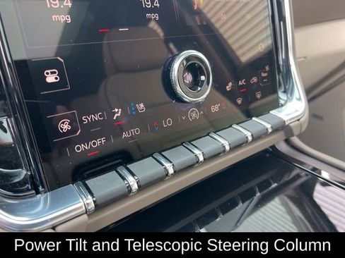 Used 2025 GMC Yukon Denali w/ Sun & Power Step Package image 19