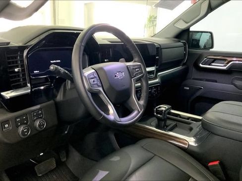 Used 2025 Chevrolet Silverado 1500 RST w/ RST All Star Premium Package AWD/4WD image 7