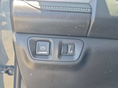 Used 2019 GMC Acadia SLT FWD image 18