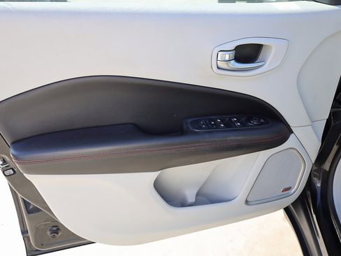 Used 2017 Jeep Compass Limited image 10