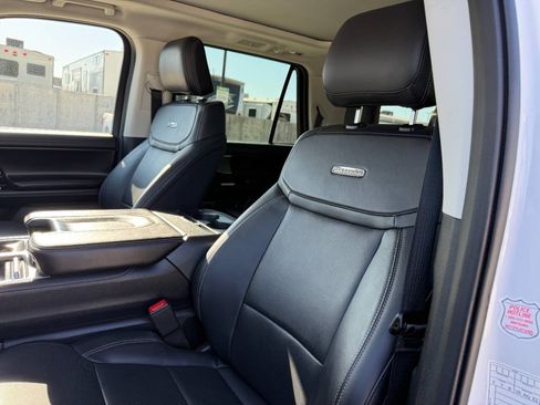 Used 2025 Ford Expedition Max Platinum AWD/4WD image 18