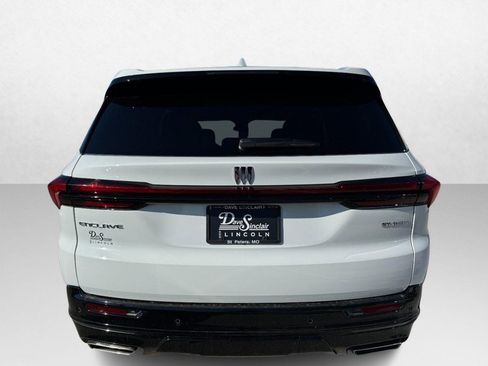 Used 2025 Buick Enclave Sport Touring image 6