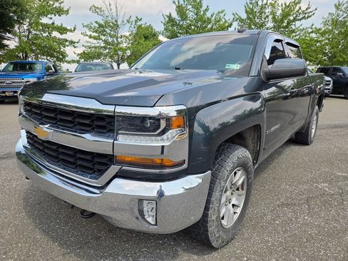 Used 2018 Chevrolet Silverado 1500 LT w/ All Star Edition AWD/4WD image 3