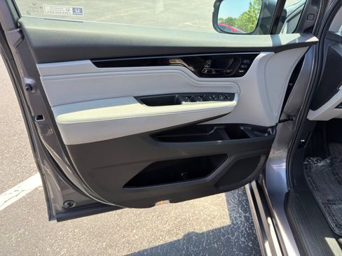 Used 2024 Honda Odyssey Touring image 11