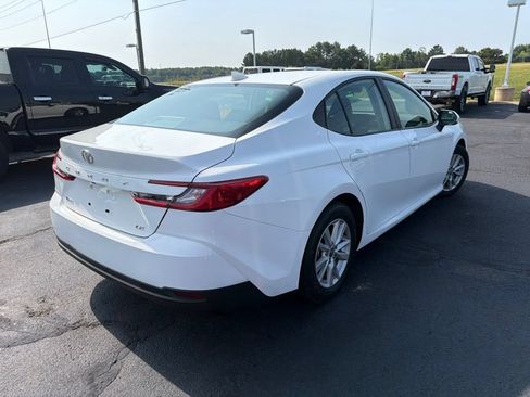 Used 2025 Toyota Camry LE FWD image 5