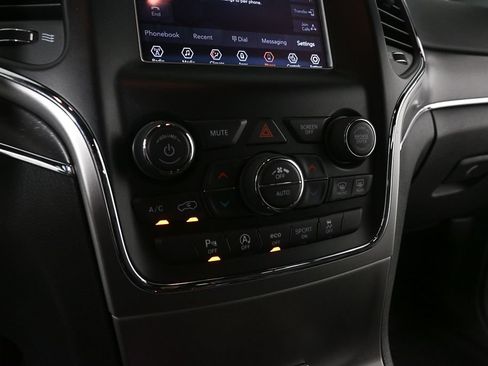 Used 2018 Jeep Grand Cherokee Limited RWD image 14