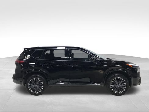 Used 2025 Nissan Rogue Platinum w/ Platinum Premium Package FWD image 3