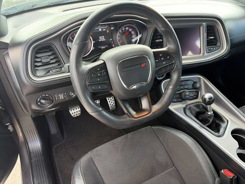 Used 2022 Dodge Challenger R/T Scat Pack RWD image 15