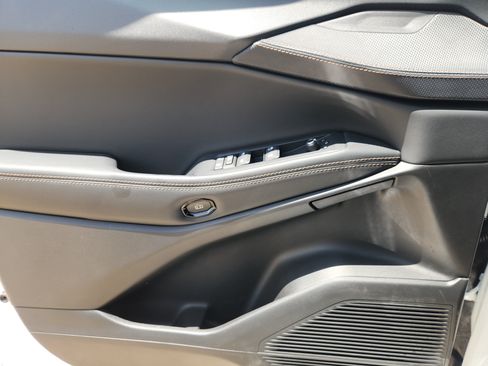 New 2026 Jeep Cherokee Limited AWD/4WD image 17