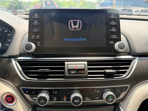 Used 2018 Honda Accord Touring image 22