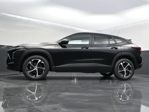 Used 2026 Chevrolet Trax RS w/ Sunroof Package FWD image 33