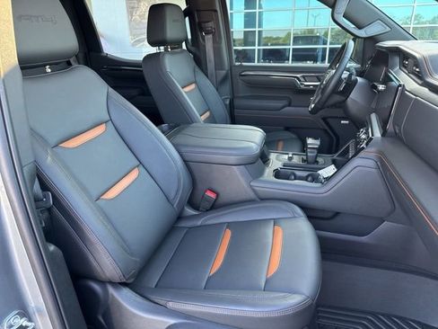 Used 2025 GMC Sierra 1500 AT4 w/ AT4 Premium Package AWD/4WD image 15