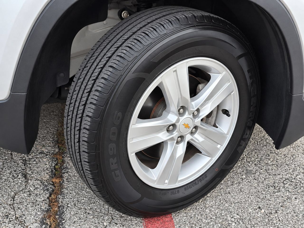 Certified 2020 Chevrolet Trax LT w/ LT Convenience Package AWD/4WD image 9