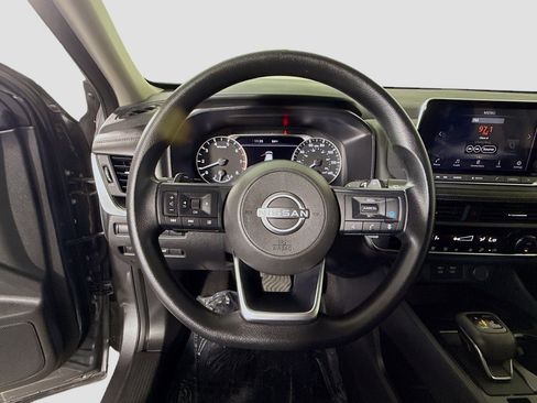 Used 2024 Nissan Rogue SV FWD image 13