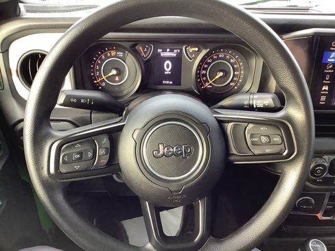 Used 2025 Jeep Gladiator Sport image 15