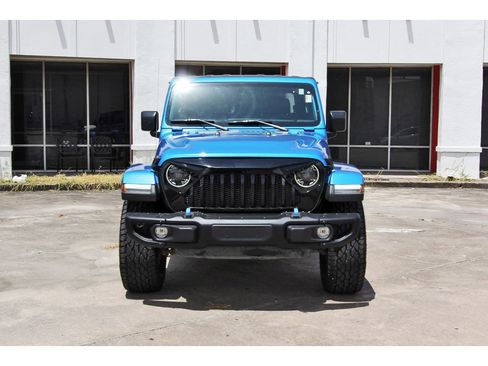 Used 2023 Jeep Gladiator Sport AWD/4WD image 2
