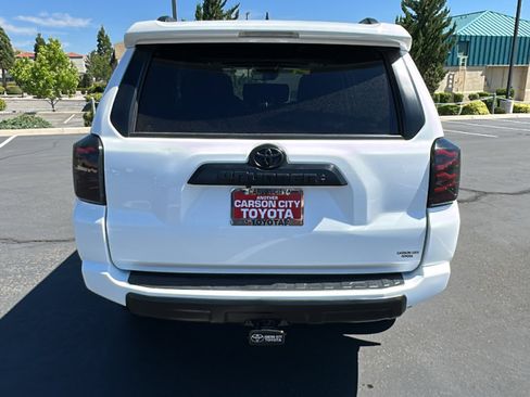 Used 2023 Toyota 4Runner TRD Off-Road Premium image 4