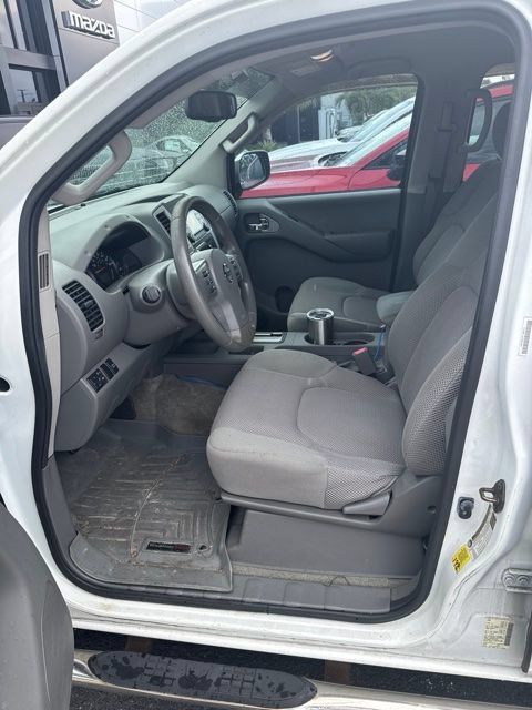 Used 2014 Nissan Frontier SV w/ SV Value Truck Package RWD image 3