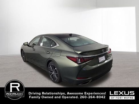 Used 2025 Lexus ES 350 Ultra Luxury image 10