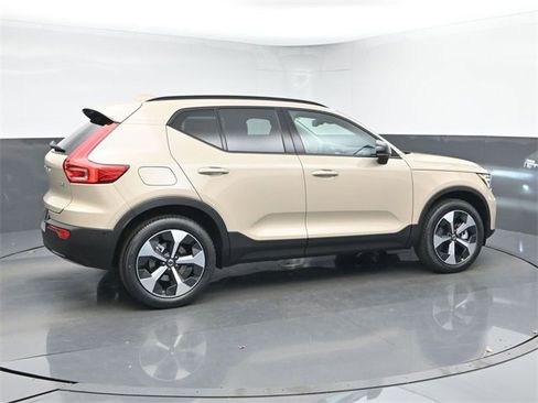 New 2026 Volvo XC40 B4 Plus w/ Protection Package Premier image 4