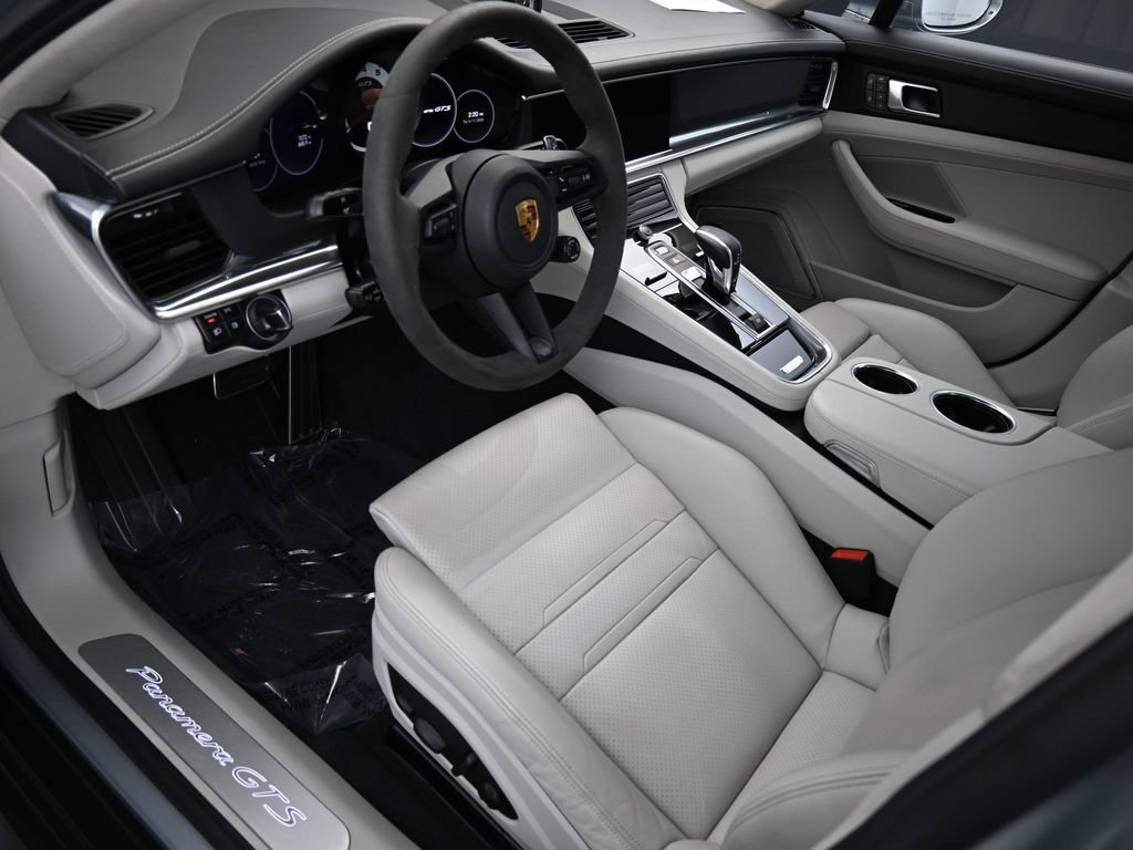 Certified 2022 Porsche Panamera GTS AWD/4WD image 4