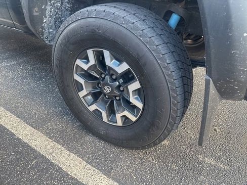 Used 2023 Toyota Tacoma 4x4 Double Cab image 6