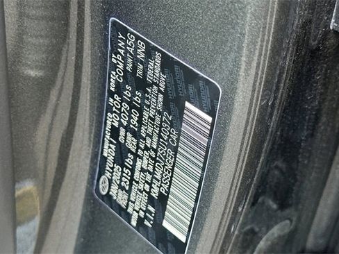 Used 2025 Hyundai Elantra Blue image 31