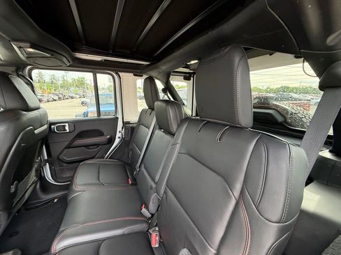 Used 2024 Jeep Wrangler Unlimited Rubicon w/ Safety Group AWD/4WD image 26