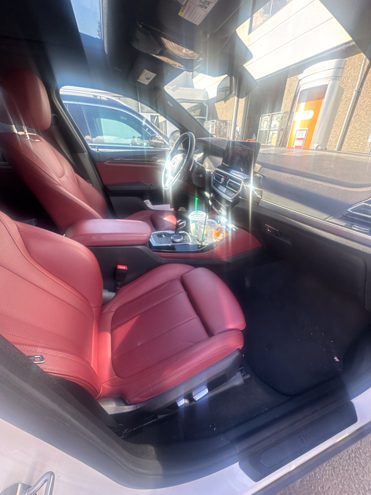 Used 2022 BMW X4 xDrive30i w/ Convenience Package AWD/4WD image 2
