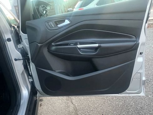 Used 2016 Ford C-MAX Energi SEL image 25