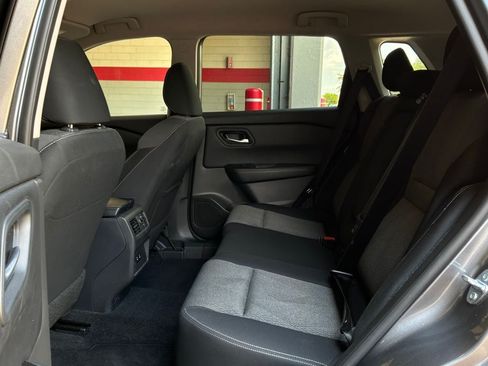 Used 2025 Nissan Rogue SV FWD image 12
