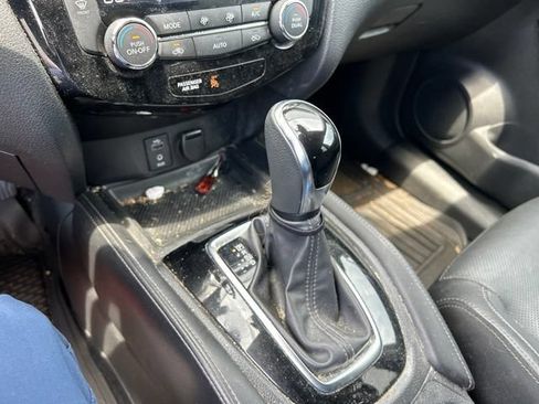 Used 2017 Nissan Rogue SL w/ SL Premium Package FWD image 29