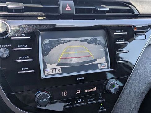 Used 2020 Toyota Camry SE w/ Convenience Package FWD image 13