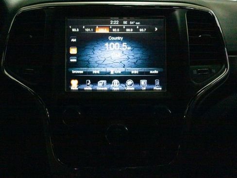 Used 2017 Jeep Grand Cherokee Altitude image 11