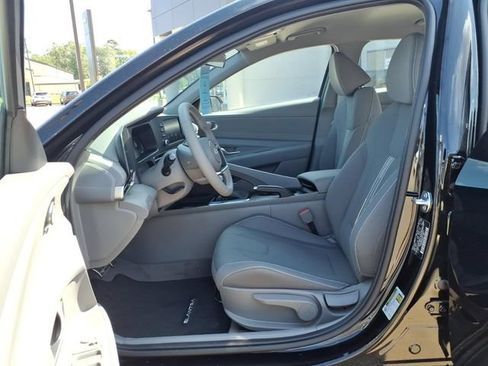 New 2026 Hyundai Elantra Sport FWD image 15