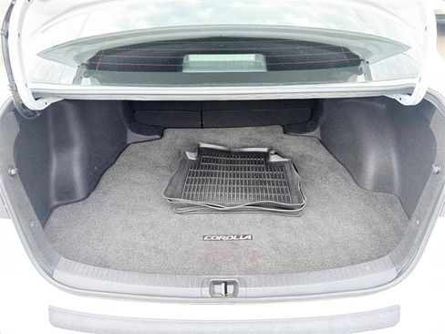 Used 2024 Toyota Corolla SE FWD image 5